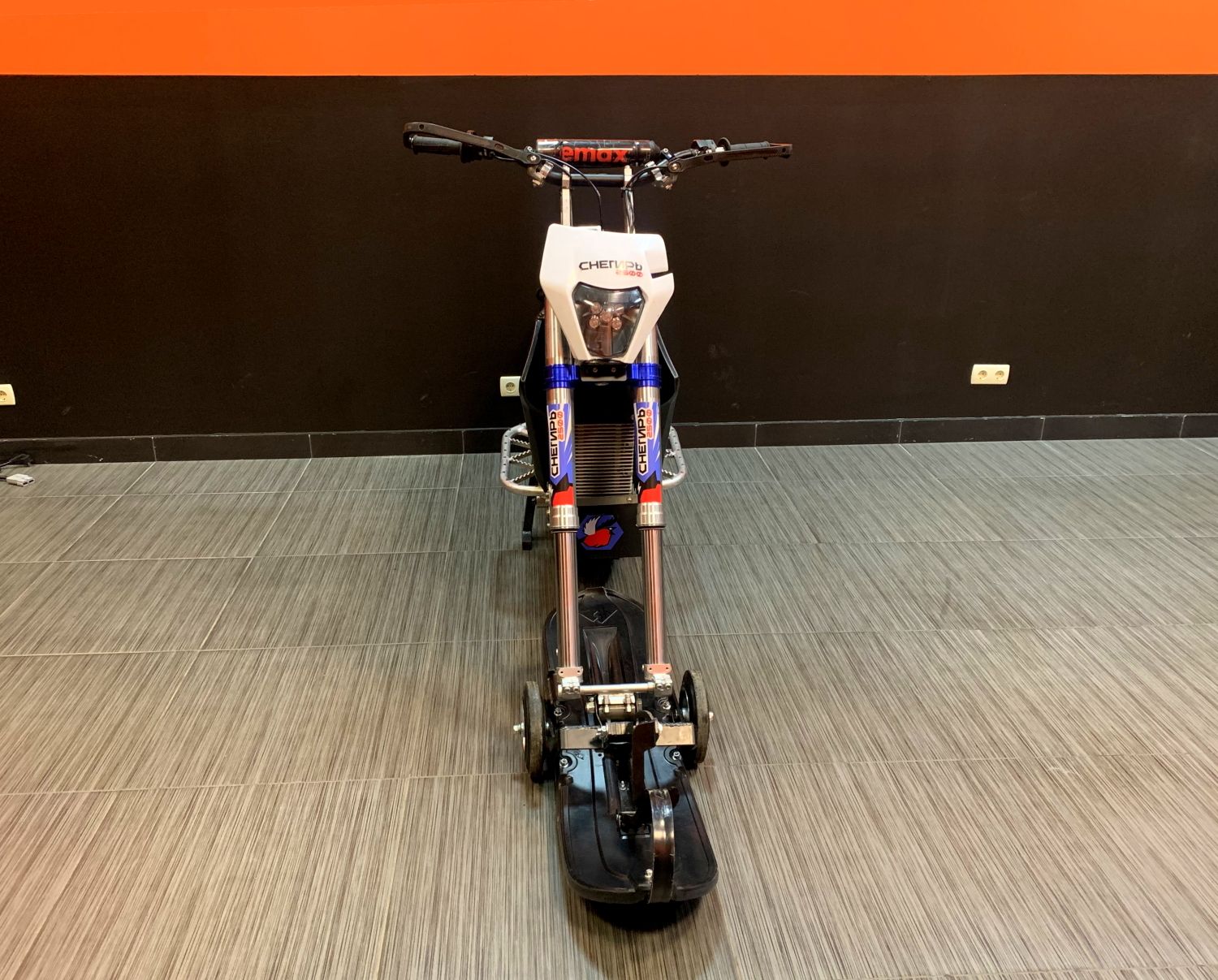 Сноубайк Снегирь 2500 50 А/ч (Черный)