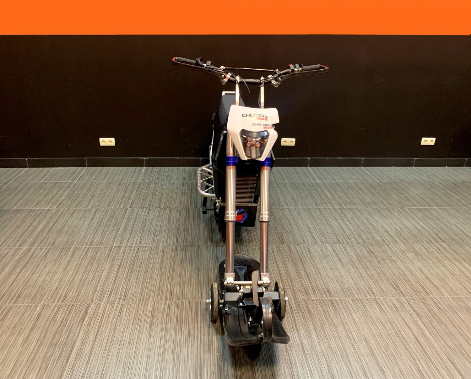 Сноубайк Снегирь 2500 75 А/ч (Черный)